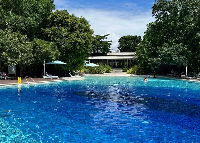 Tambuli Seaside Living And Resort-tower F Resort *
